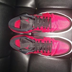 Retro 1 Breds Low Jordans